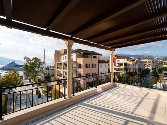 Trosoban stan 247 m² – Tivat — fotografija 19