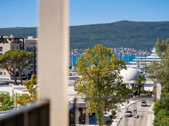 Dvosoban stan 89 m² – Tivat — fotografija 2