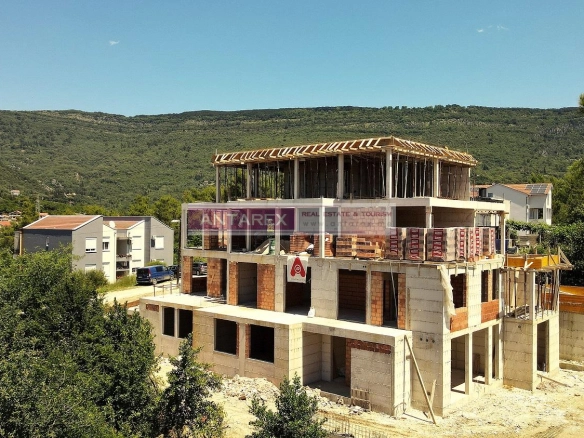 Dvosoban stan 101 m² – Tivat — fotografija 3