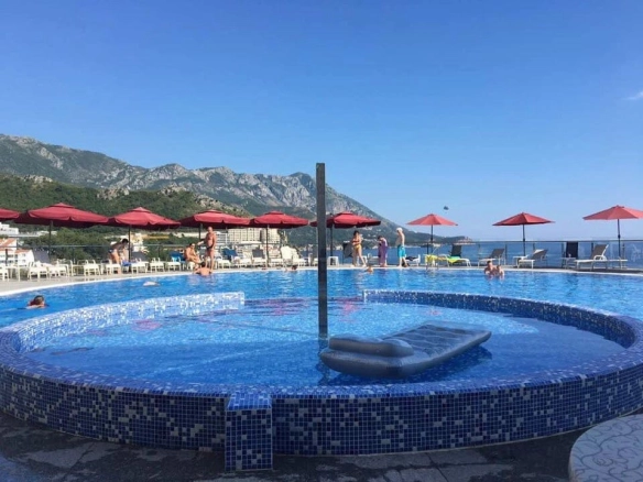 Izdavanje: Jednosoban stan 58 m² – Bečići, Budva — fotografija 11