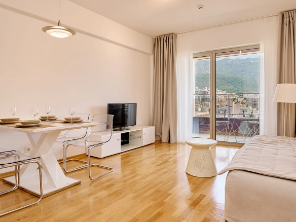Izdavanje: Jednosoban stan 50 m² – Bečići, Budva — fotografija 7