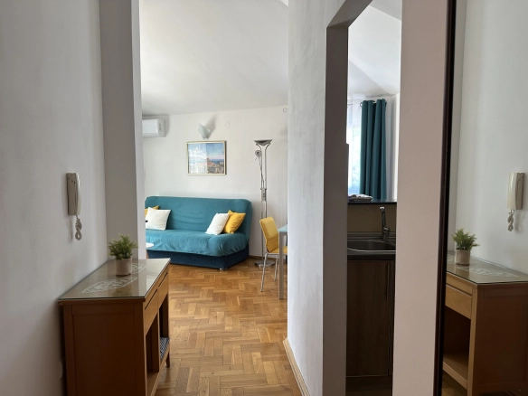 Izdavanje: Jednosoban stan 47 m² – Bečići, Budva — fotografija 2