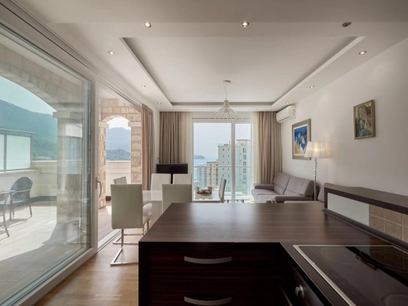Izdavanje: Jednosoban stan 76 m² – Bečići, Budva — fotografija 4
