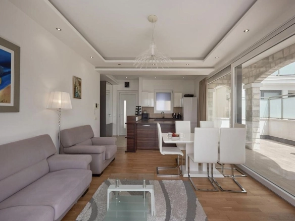 Izdavanje: Jednosoban stan 76 m² – Bečići, Budva — fotografija 13