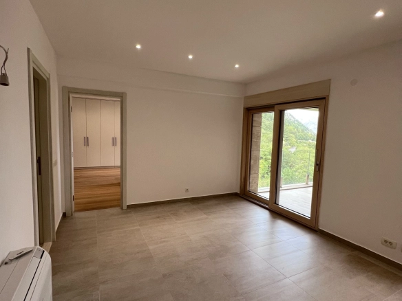 Četvorosoban stan 198 m² – Kotor — fotografija 7