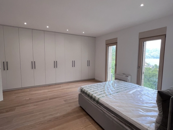 Četvorosoban stan 198 m² – Kotor — fotografija 11