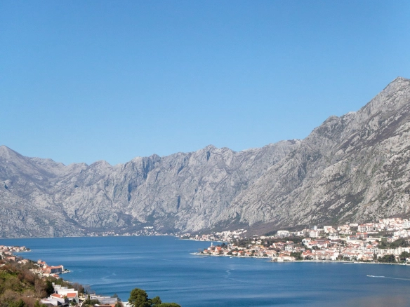 Četvorosoban stan 253 m² – Kotor — fotografija 20