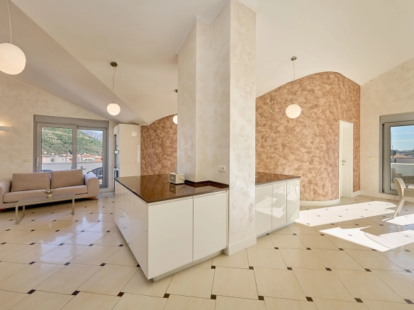 Trosoban stan 181 m² – Budva — fotografija 19