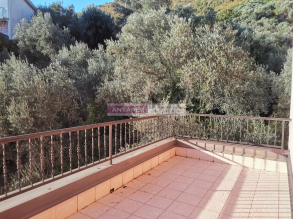 Četvorosoban stan 156 m² – Petrovac, Budva — fotografija 17