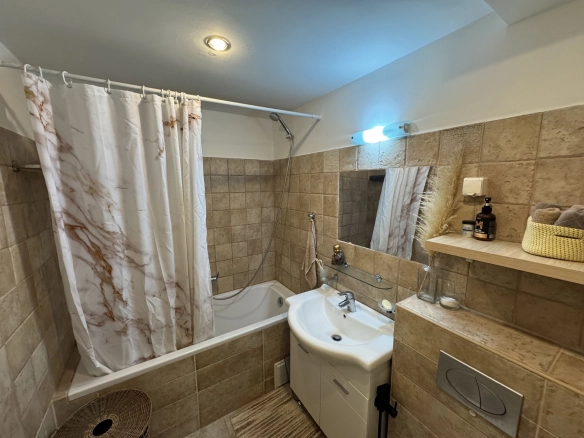 Dvosoban stan 74 m² – Dobrota, Kotor — fotografija 2
