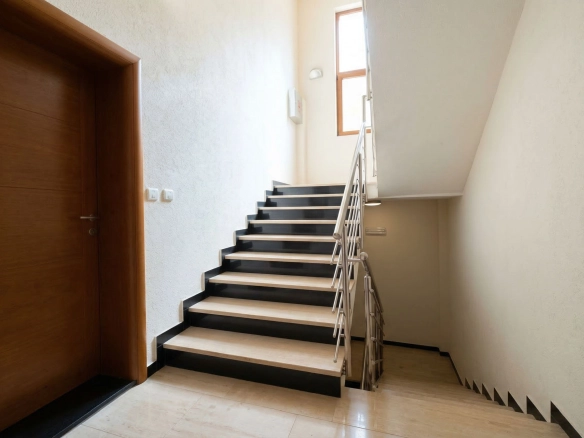 Trosoban stan 191 m² – Kamenovo, Budva — fotografija 10