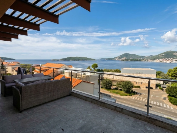 Trosoban stan 191 m² – Kamenovo, Budva — fotografija 12