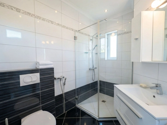 Dvosoban stan 65 m² – Bečići, Budva — fotografija 6