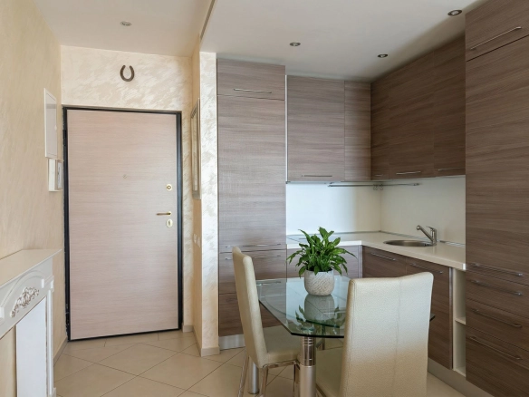 Dvosoban stan 65 m² – Bečići, Budva — fotografija 17