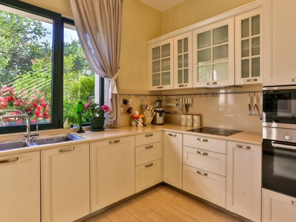 Kuća 240 m² – Donja Lastva, Tivat — fotografija 4