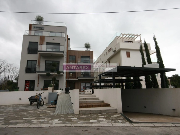 Dvosoban stan 338 m² – Donja Lastva, Tivat — fotografija 4
