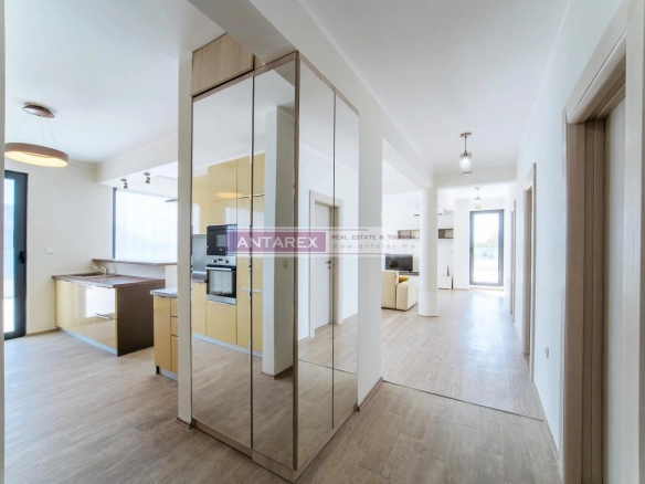 Trosoban stan 233 m² – Bečići, Budva — fotografija 4