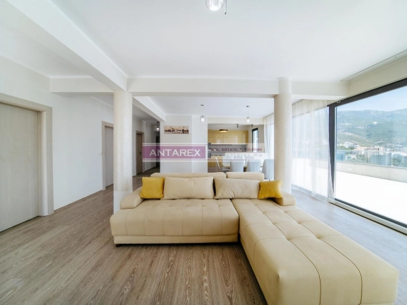 Trosoban stan 233 m² – Bečići, Budva — fotografija 7