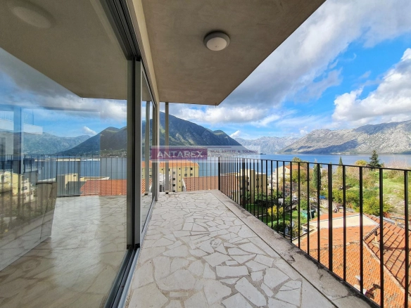 Trosoban stan 208 m² – Dobrota, Kotor — fotografija 4