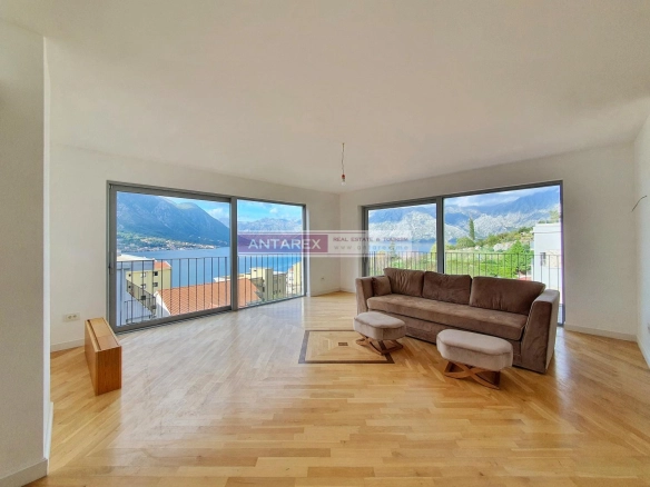 Trosoban stan 208 m² – Dobrota, Kotor — fotografija 6