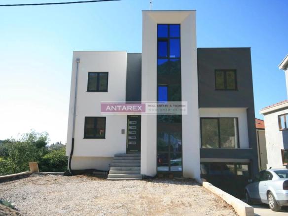 Kuća 335 m² – Donja Lastva, Tivat — fotografija 2