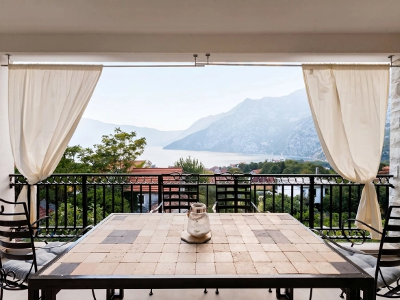 Dvosoban stan 82 m² – Risan, Kotor — fotografija 7