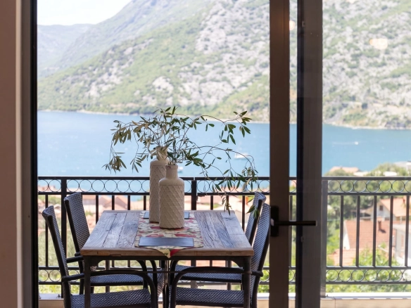 Dvosoban stan 82 m² – Risan, Kotor — fotografija 8
