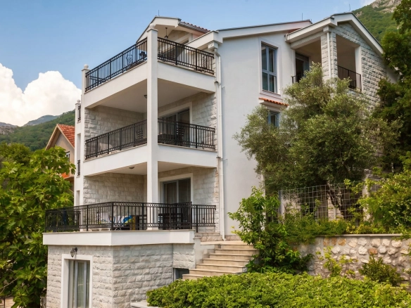 Dvosoban stan 82 m² – Risan, Kotor — fotografija 14