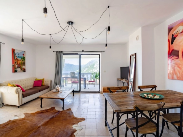 Dvosoban stan 82 m² – Risan, Kotor — fotografija 2
