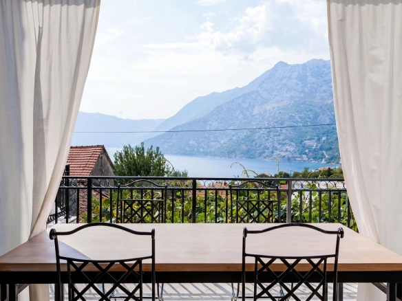 Trosoban stan 110 m² – Risan, Kotor — fotografija 5