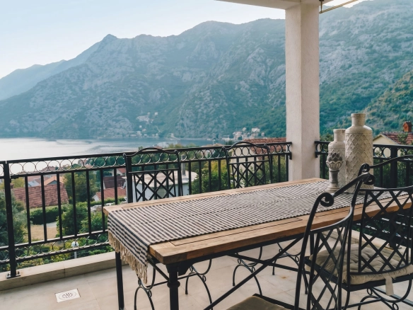 Trosoban stan 112 m² – Risan, Kotor — fotografija 4