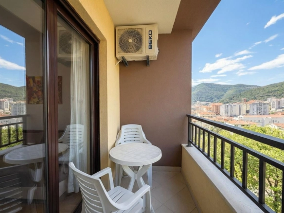 Izdavanje: Jednosoban stan 43 m² – Lazi, Budva — fotografija 2