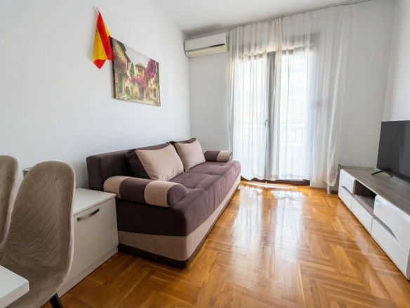 Izdavanje: Jednosoban stan 43 m² – Lazi, Budva — fotografija 5