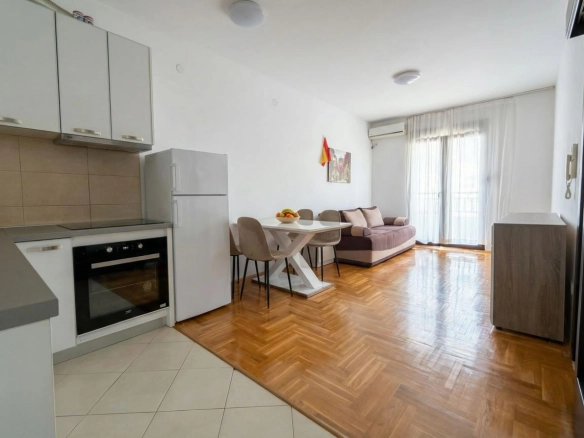 Izdavanje: Jednosoban stan 43 m² – Lazi, Budva — fotografija 6