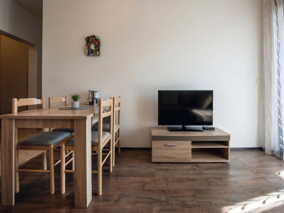 Izdavanje: Dvosoban stan 60 m² – Budva — fotografija 2
