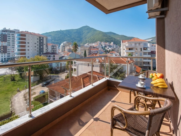 Izdavanje: Dvosoban stan 60 m² – Budva — fotografija 4