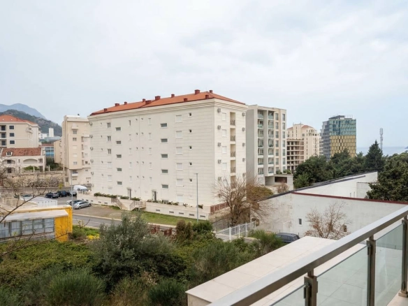 Izdavanje: Jednosoban stan 43 m² – Bečići, Budva — fotografija 8