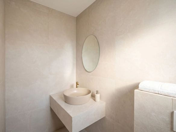 Izdavanje: Poslovni prostor 132 m² – Budva — fotografija 2