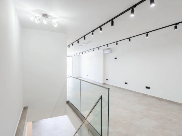 Izdavanje: Poslovni prostor 132 m² – Budva — fotografija 6