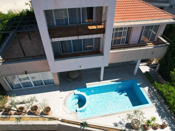 Kuća 495 m² – Bečići, Budva — fotografija 3