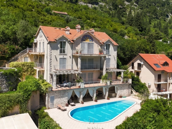 Dvosoban stan 92 m² – Muo, Kotor — fotografija 2