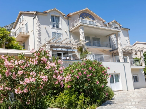 Dvosoban stan 92 m² – Muo, Kotor — fotografija 6