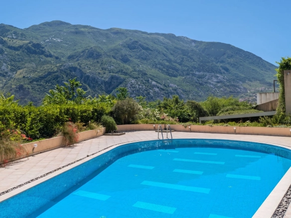 Dvosoban stan 92 m² – Muo, Kotor — fotografija 9