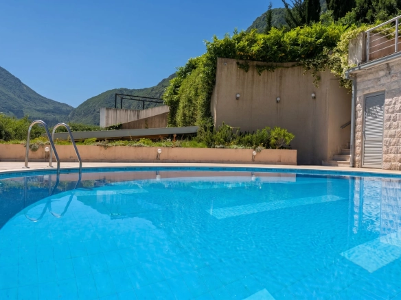 Dvosoban stan 92 m² – Muo, Kotor — fotografija 10