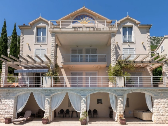Dvosoban stan 92 m² – Muo, Kotor — fotografija 12