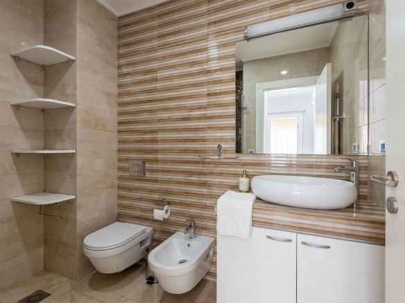 Dvosoban stan 88 m² – Budva — fotografija 17