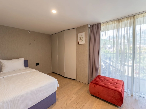 Izdavanje: Jednosoban stan 98 m² – Budva — fotografija 12