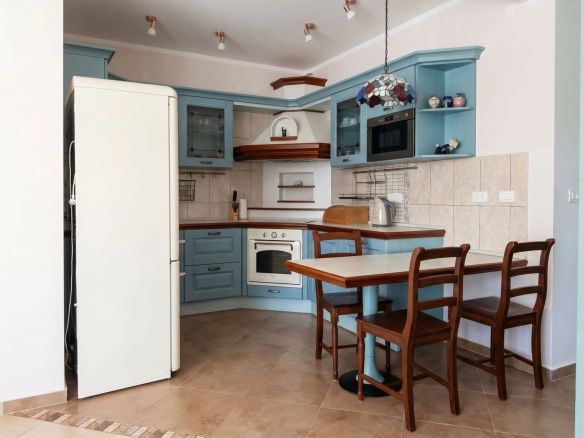 Dvosoban stan 90 m² – Bar — fotografija 7
