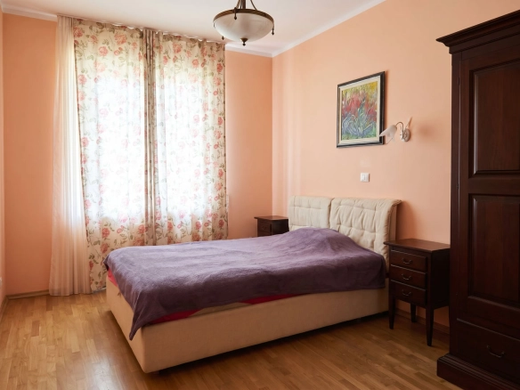 Dvosoban stan 90 m² – Bar — fotografija 20