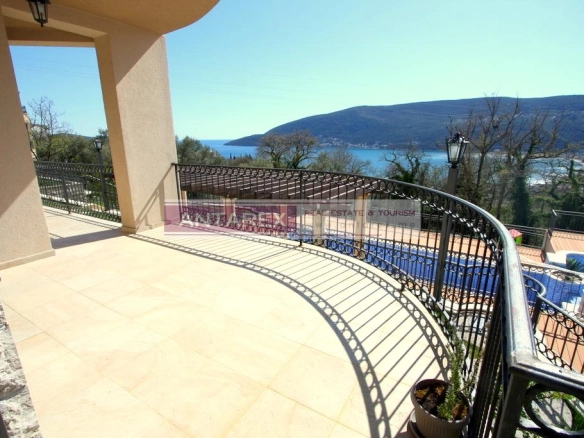 Jednosoban stan 79 m² – Herceg Novi — fotografija 2